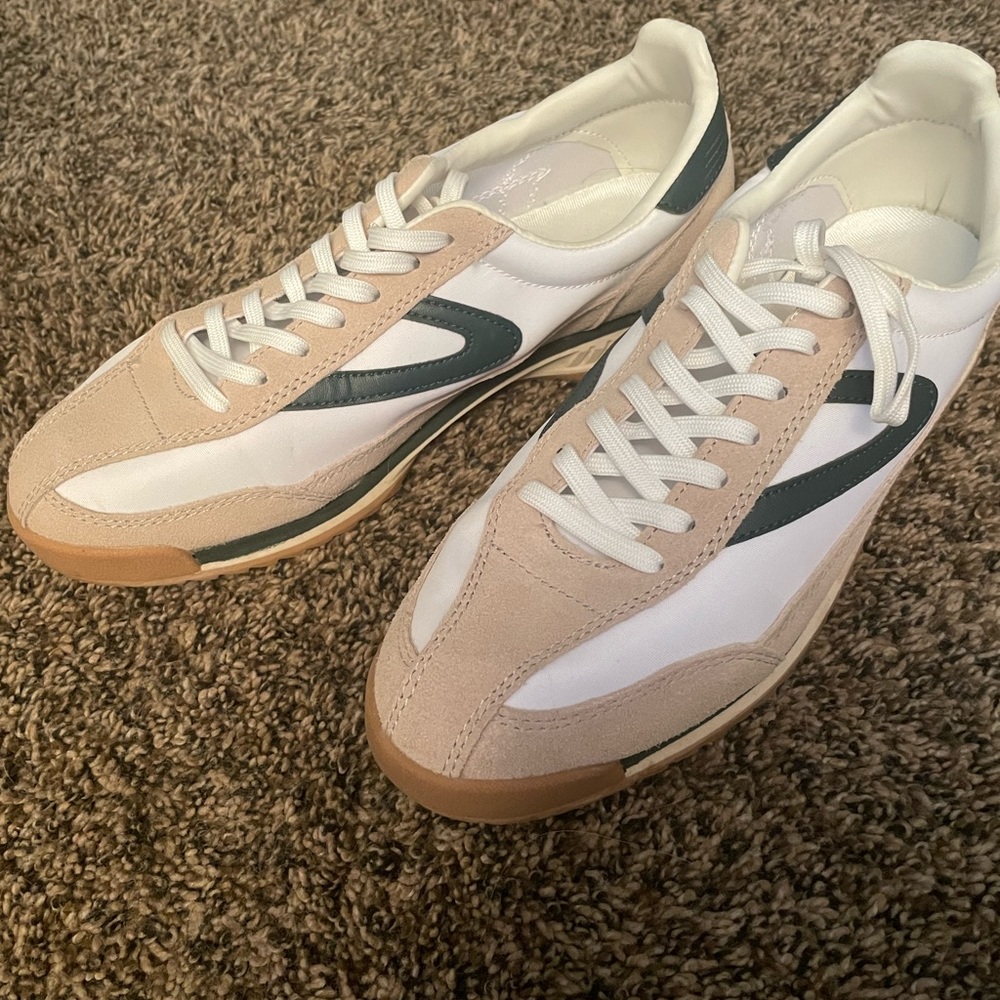 Brand new Tretorn retro shoes